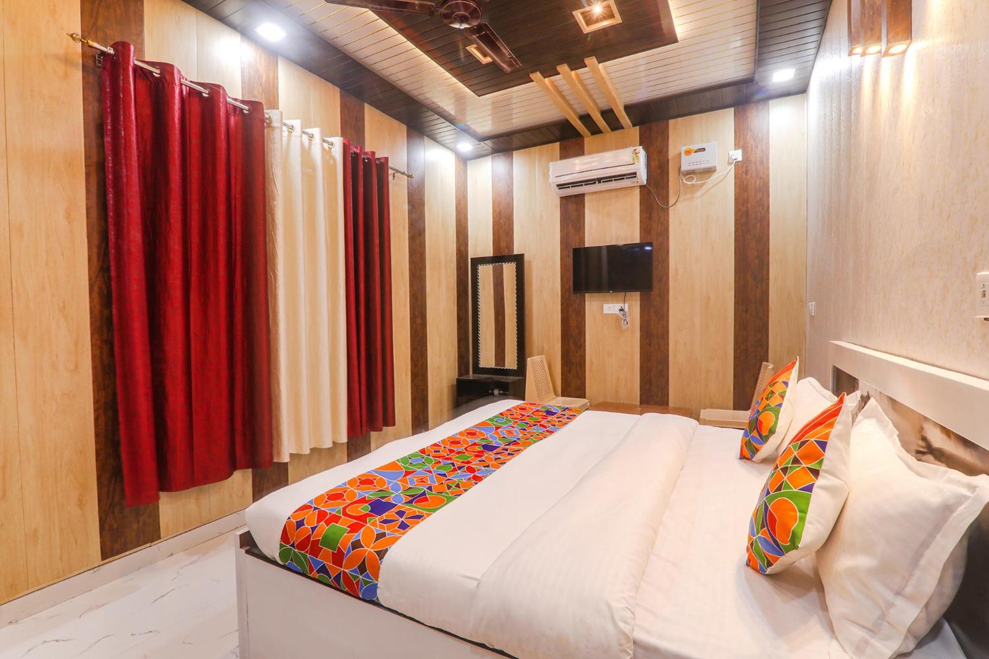 Fabhotel Uma Yugul Ayodhya Exterior foto