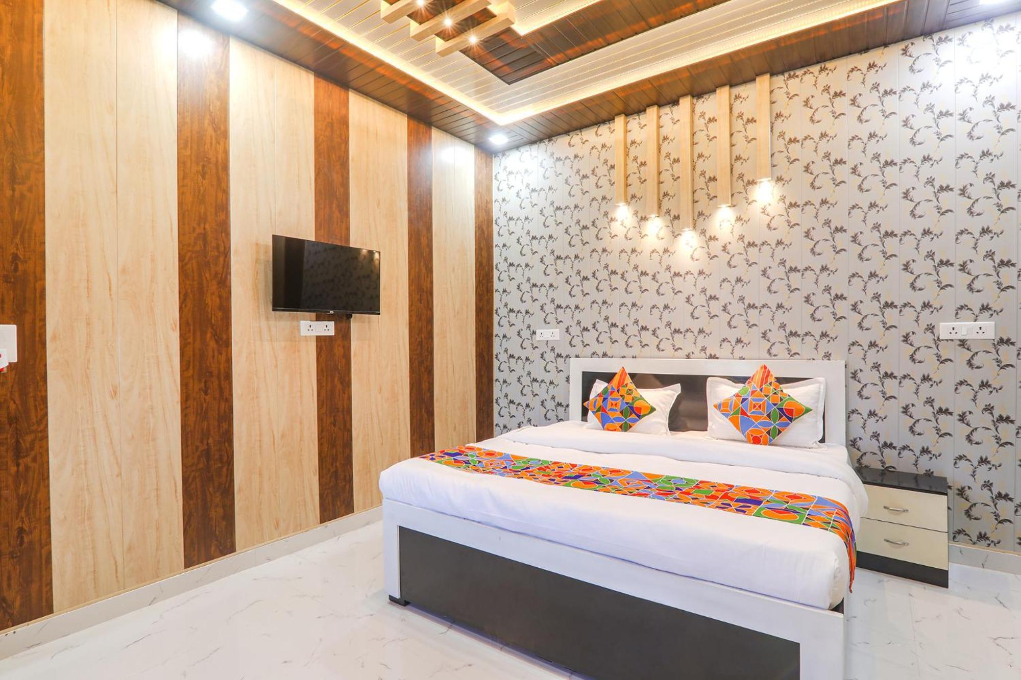 Fabhotel Uma Yugul Ayodhya Exterior foto